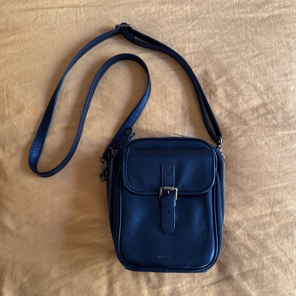 Naya Small Crossbody Bag - Black